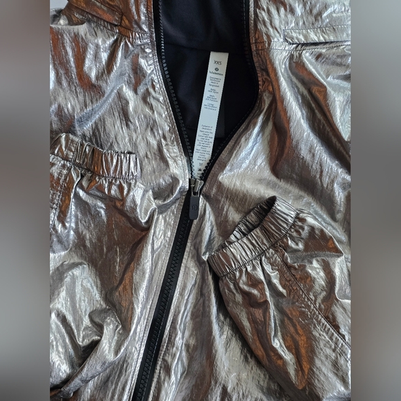LULULEMON Get Stellar Titanium Foil Jacket XXS EUC - Picture 11 of 15